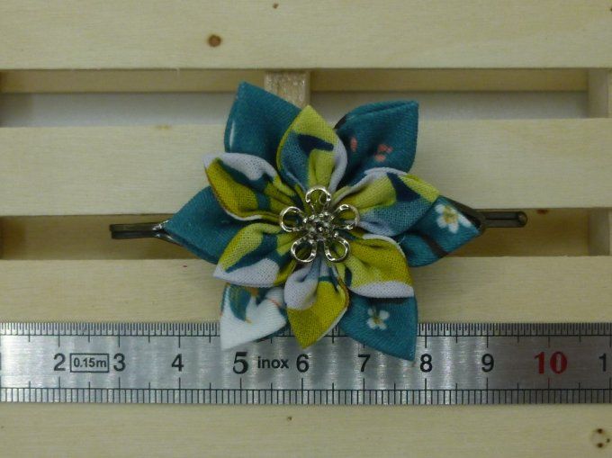 Barrette narcisse verte