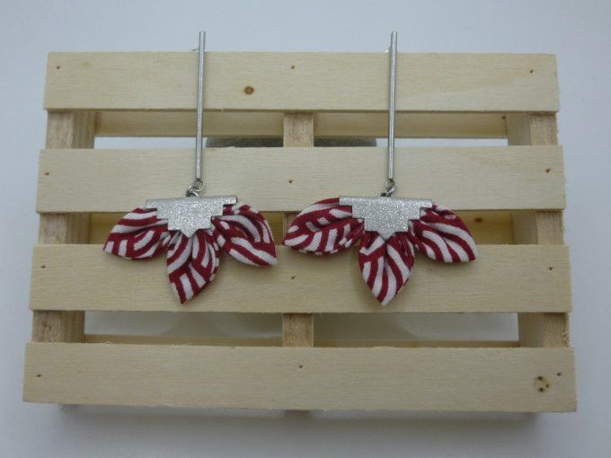 Boucles d'oreille pétales pointus rouge et blanc