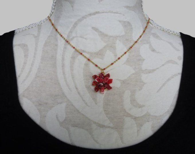 Collier petit bouquet rouge