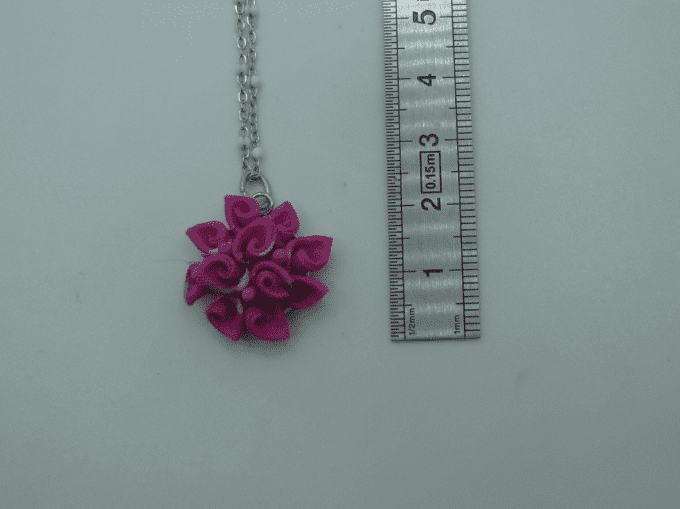 Collier petit bouquet rose