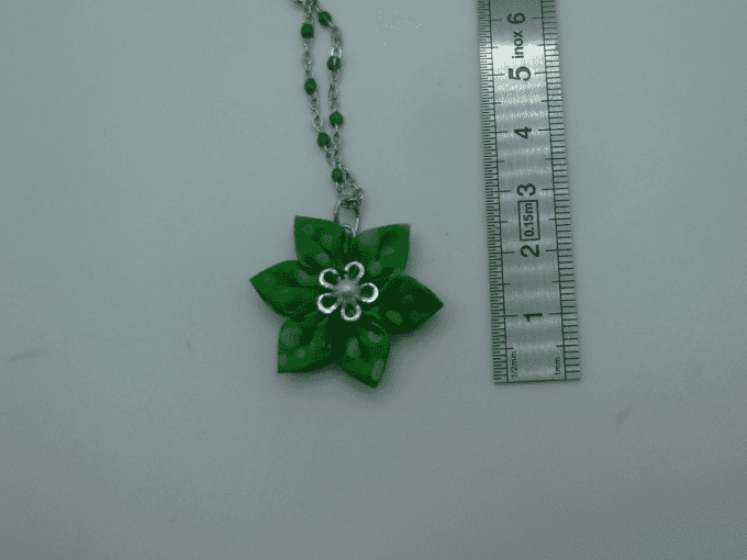 Collier tissu narcisse vert