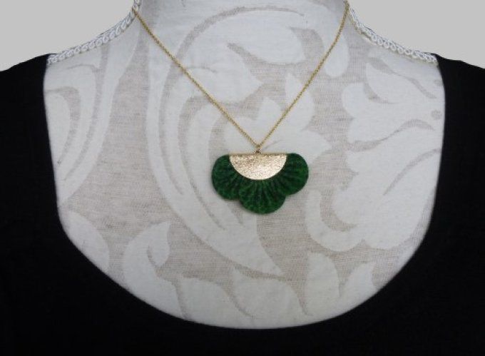 Collier tissu froncé vert