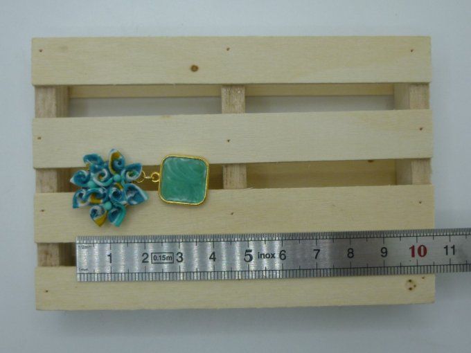 Boucle d'oreille mini bouquet et résine turquoise