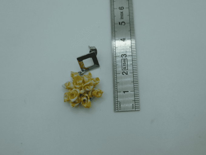 Boucle d'oreille mini bouquet jaune