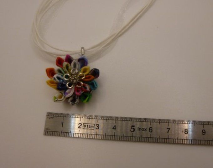Collier chrysanthème multicolore
