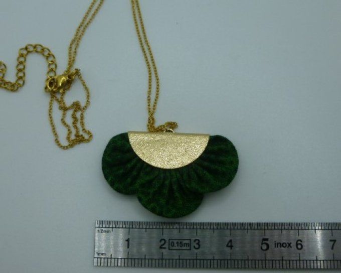 Collier tissu froncé vert