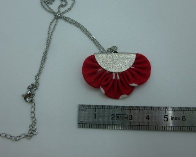 Collier tissu froncé rouge et blanc